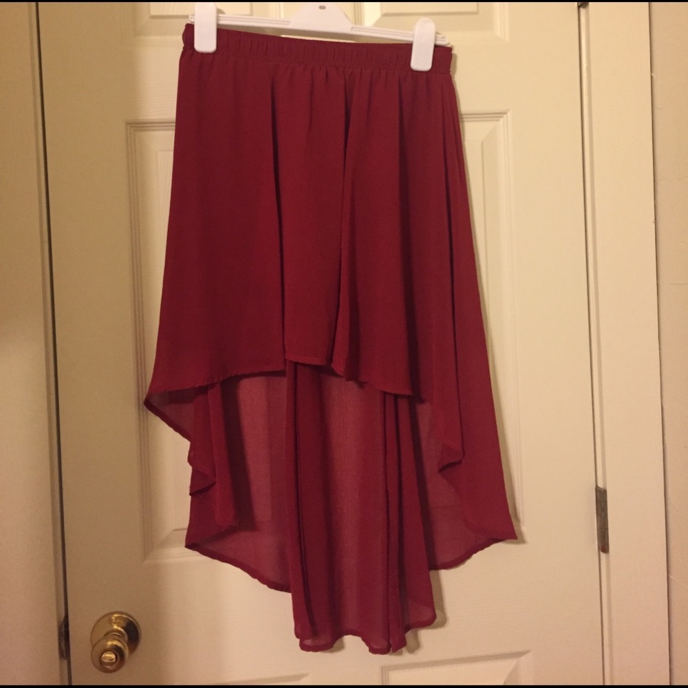 SALE ❤️High-Low Flowy Red Skirt❤️