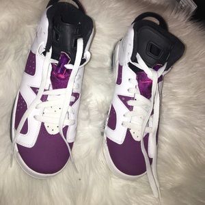 Air Jordan 6 Retro Sz 6 or 8 women