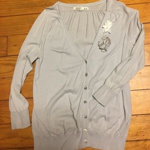 Price Drop🎉Light Gray Cardigan w/Flower Accents