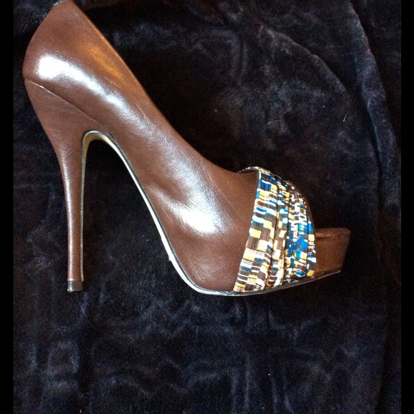 Gently loved chocolate brown Peeptoe platform pump - Picture 1 of 4