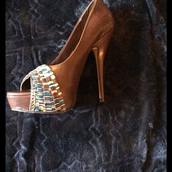 Gently loved chocolate brown Peeptoe platform pump - Picture 2 of 4