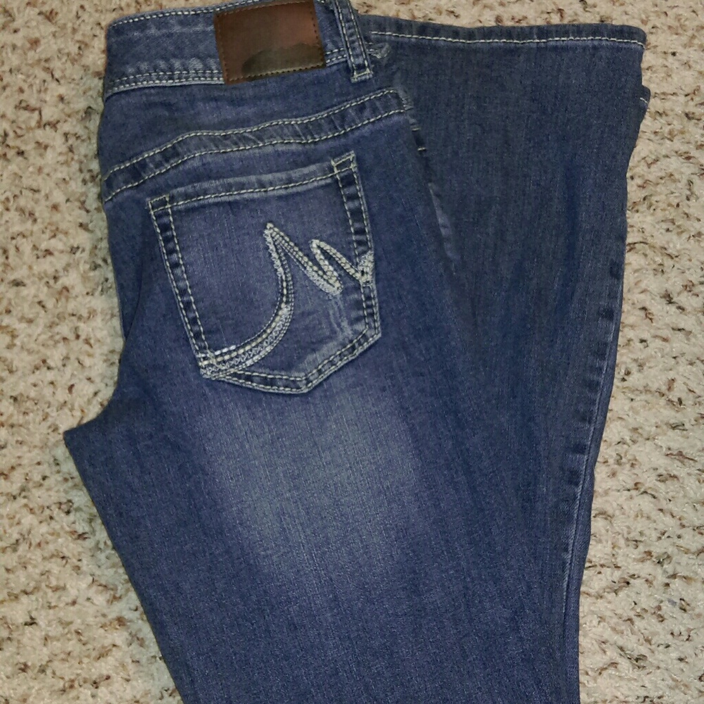 LAST CHANCE!! Maurices jeans