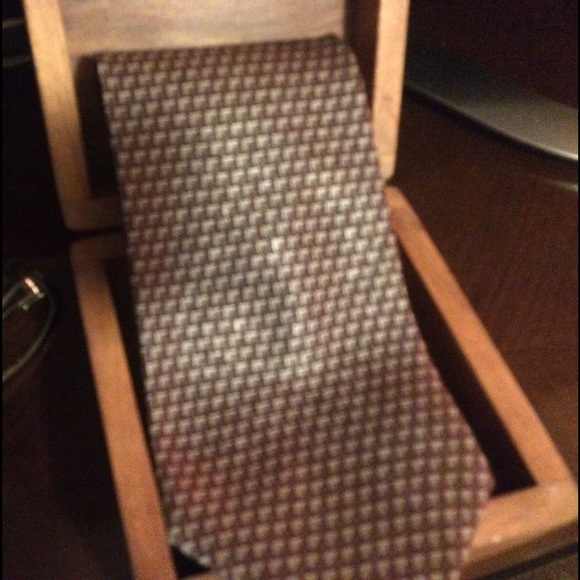 Beautiful classy men's tie - Picture 1 of 2