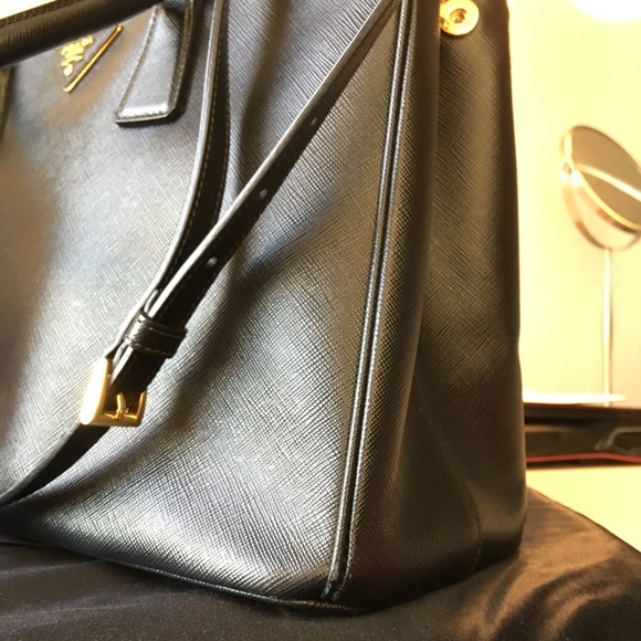 Prada Galleria Saffiano leather bag - Picture 2 of 4