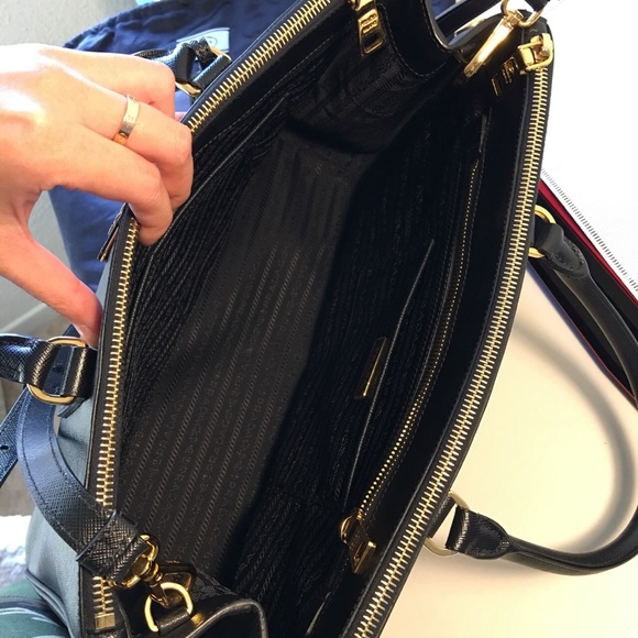 Prada Galleria Saffiano leather bag - Picture 3 of 4