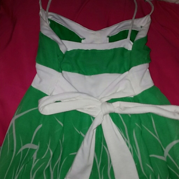 Dresses - *Green and White Floral Midi Dress* Dresses - *Green and White Floral Midi Dress*
