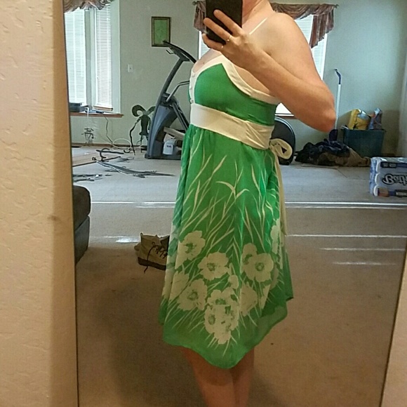 Dresses - *Green and White Floral Midi Dress* Dresses - *Green and White Floral Midi Dress*