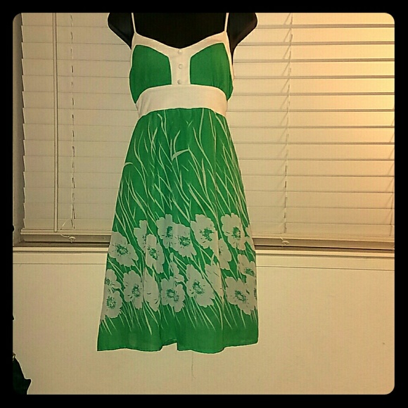 Dresses - *Green and White Floral Midi Dress* Dresses - *Green and White Floral Midi Dress*