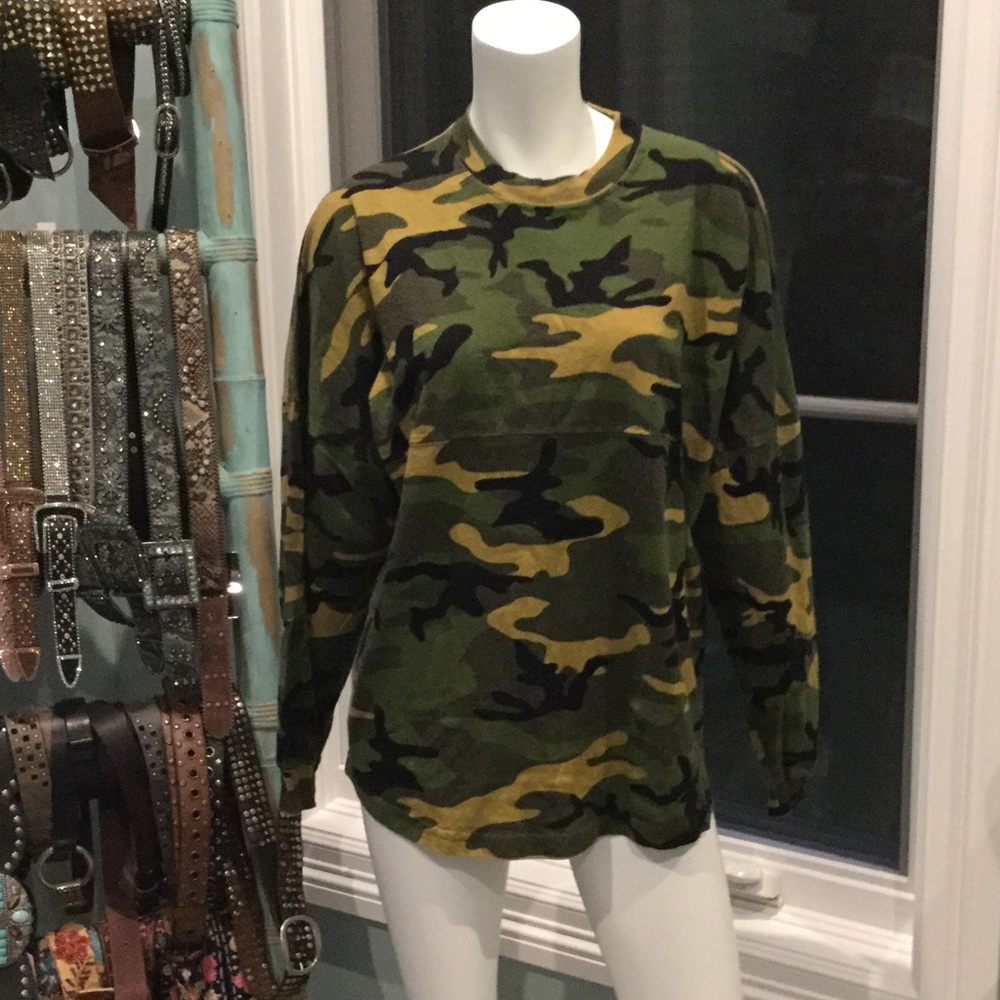 BNWT GONE FISHING TEE - Picture 4 of 4