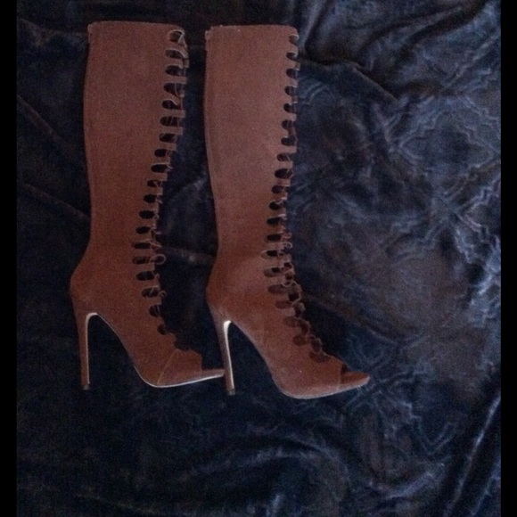 Worn 1x vegan suede gladiator boot. Cute! - Picture 2 of 4