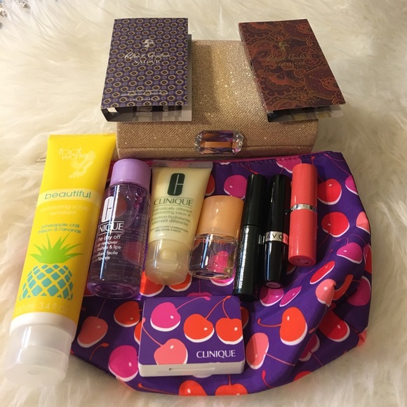 Clinique Other - 💃🏽women's day sale⚡️ - 10 + 2 beauty bundle ❤