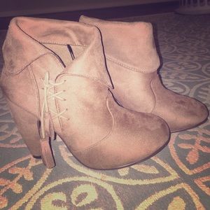 Super cute ankle boots