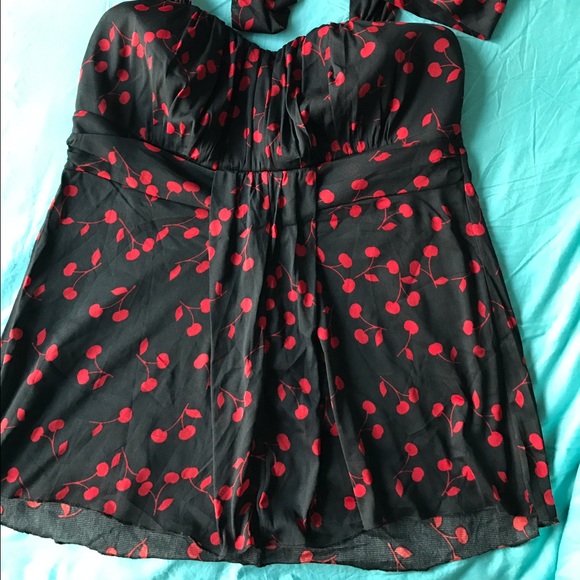 torrid Tops - Black and red cherry 🍒 halter top