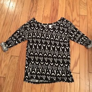 Black and white long sleeve shirt