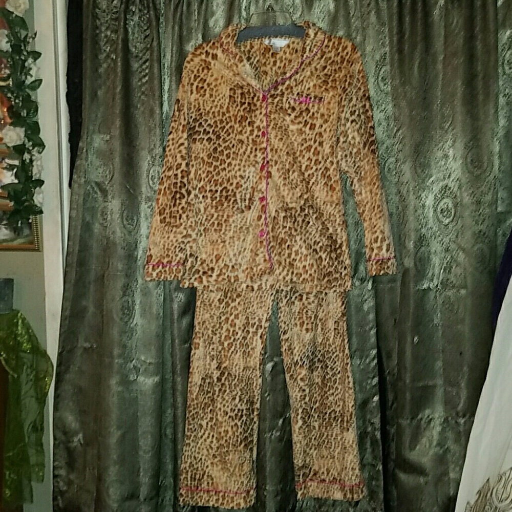 Animal Leopard Cheetah Pajama Set