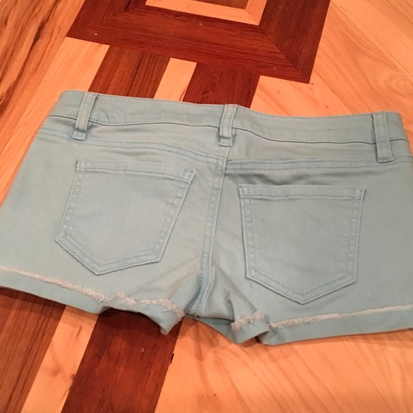 Shorts - Picture 3 of 3