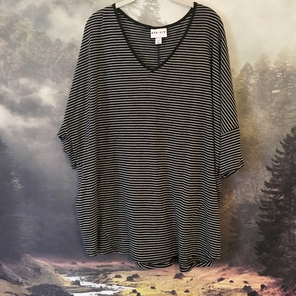 Black and white stripe top