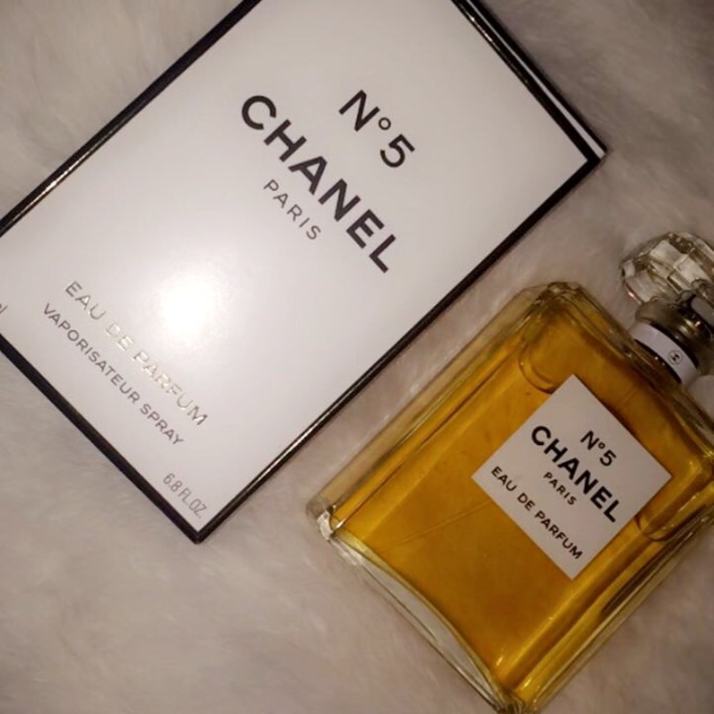 CHANEL No.5 Eau De Parfum Spray