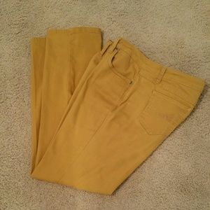 Earl jeans mustard color