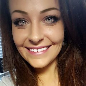 Meet your Posher, Elyssa