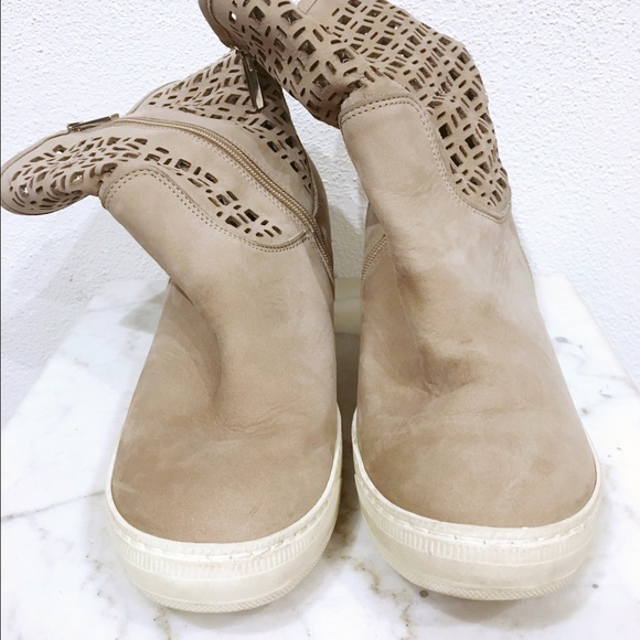 Victor Lelli hidden wedge boots - Picture 2 of 4