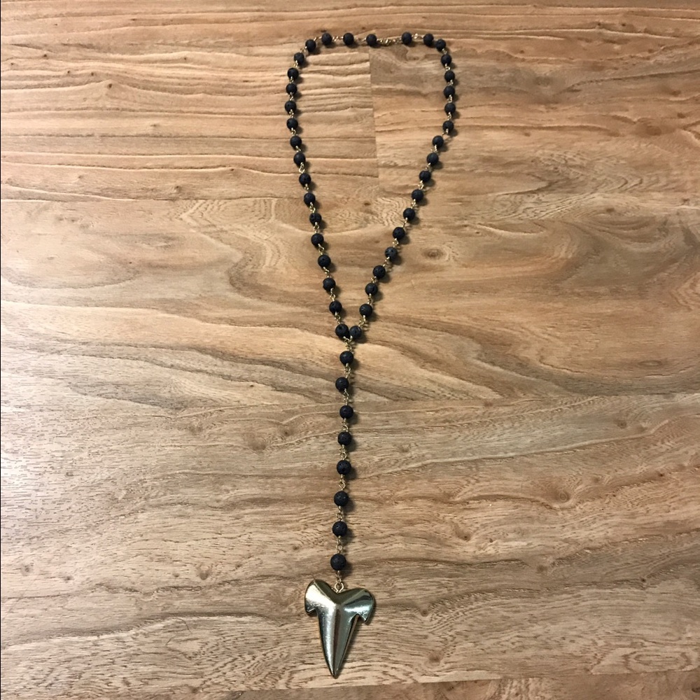 Boutique Sharks Tooth Y Necklace NWOT