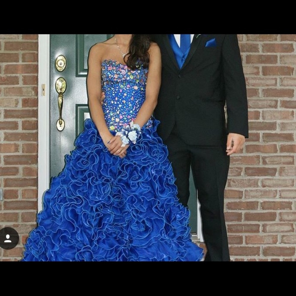 Beautiful royal blue prom dress