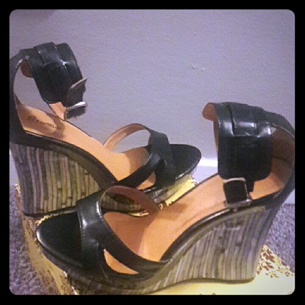 Black wedge hill shoes