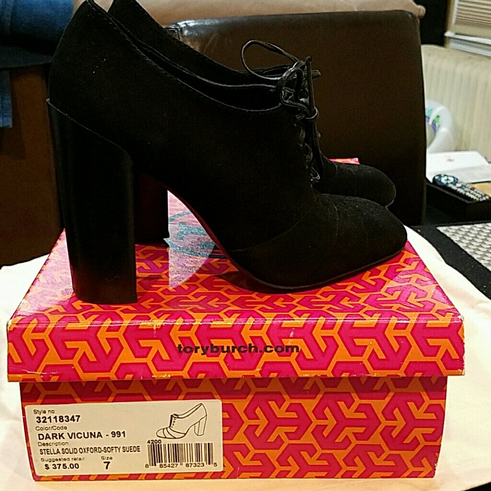 Tory Burch Stella Oxford-Softy Suede Black