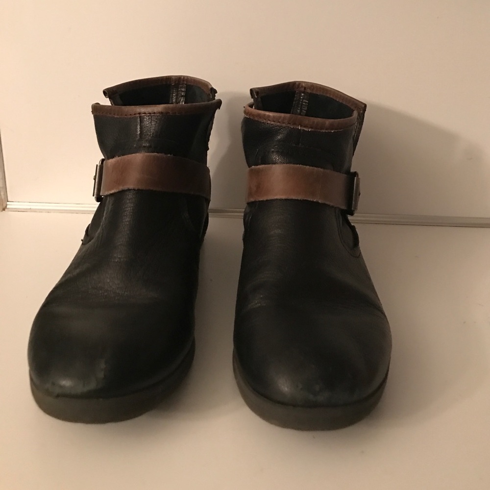 BCBG black booties
