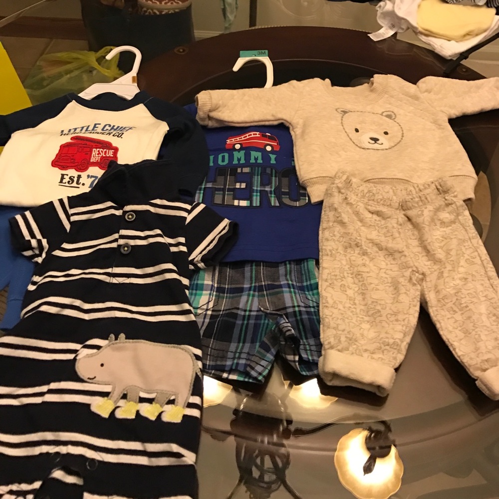 4 sets of Carter's gear