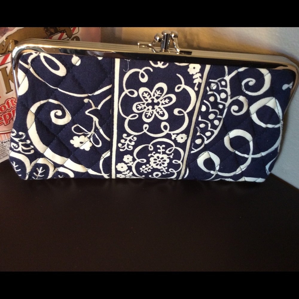 Vera Bradley TWIRLY BIRD NAVY Kisslock Clutch EUC