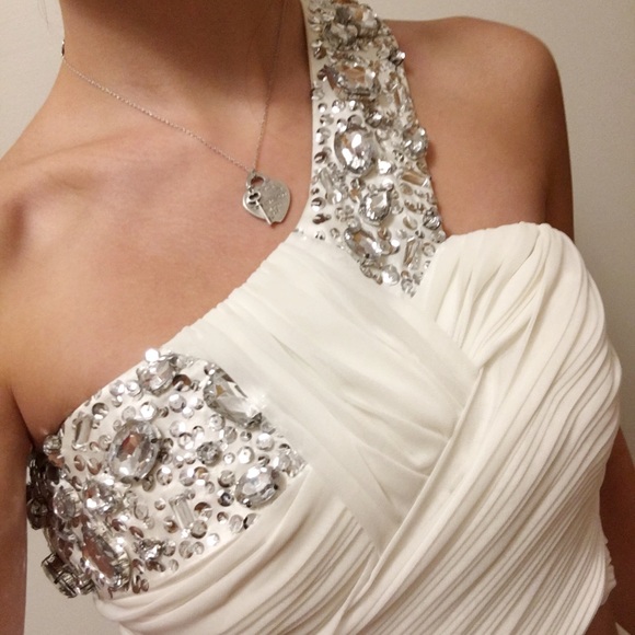 Offer Me🥂BUNDLE 🎁PROM DRESS & CLUTCH - Picture 3 of 7