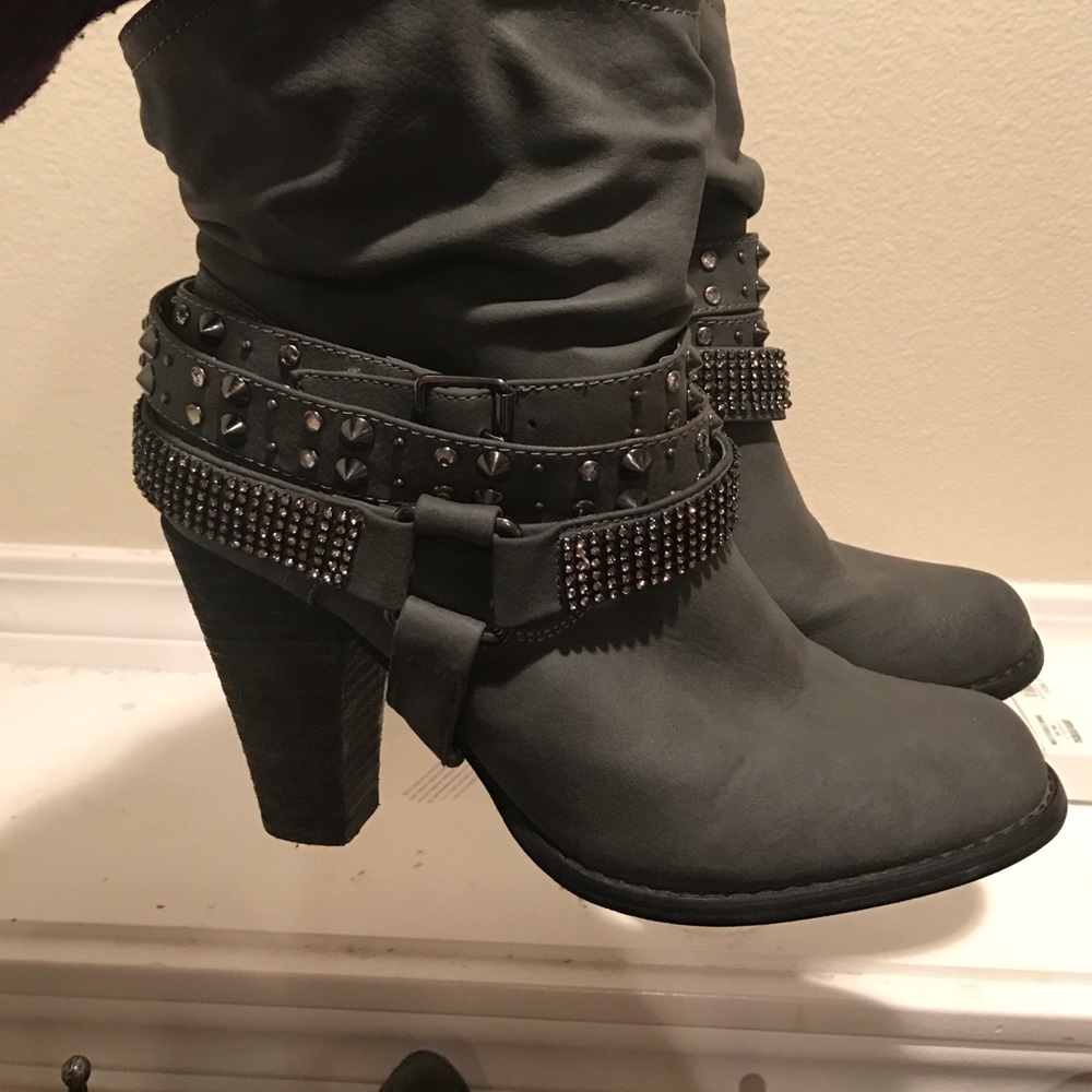 black heeled booties
