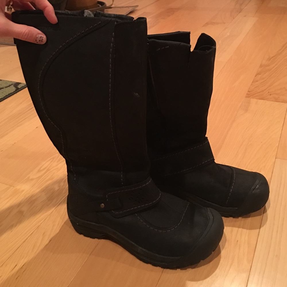 Keen leather boots