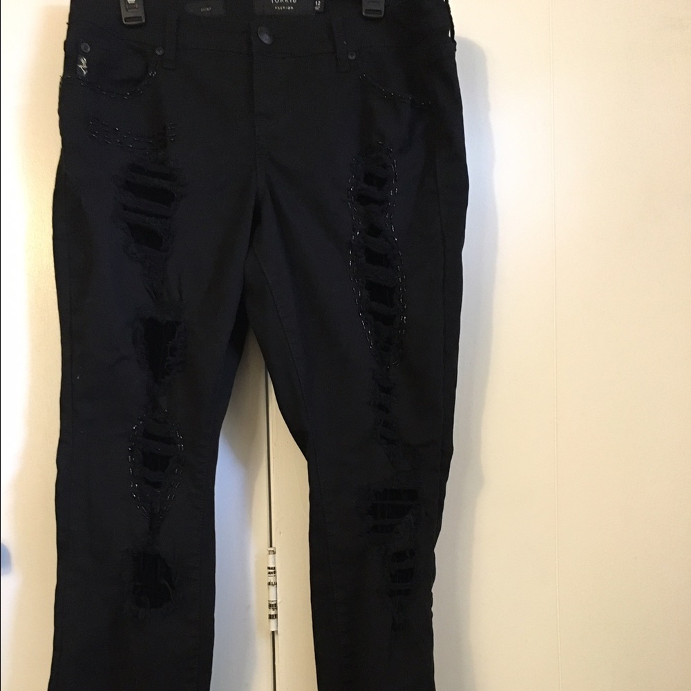 Black distressed torrid skinny jeans