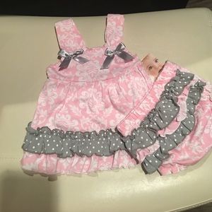 Baby essentials outfit 6 months