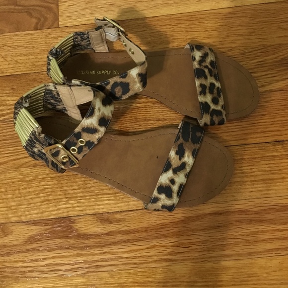 Cheetah print sandals - Picture 2 of 2