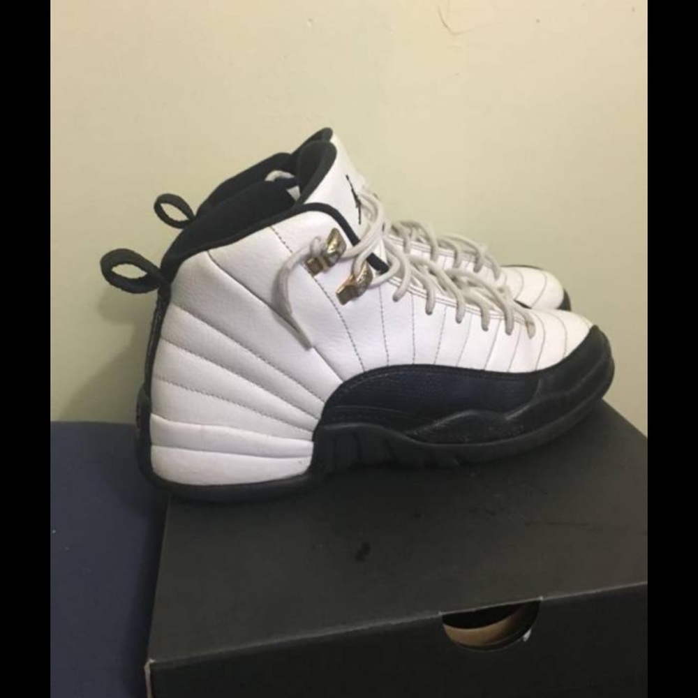 Jordan 12 taxi