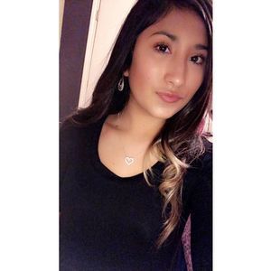 Meet your Posher, Laura