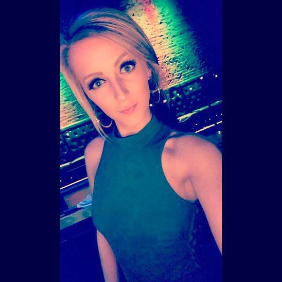 Meet your Posher, Bailee - Picture 1 of 1