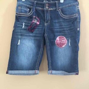 Curvy fit shorts, brand new