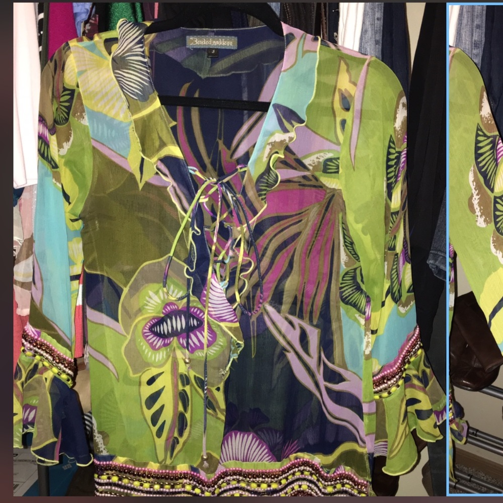 Beautiful SPRING BLOUSE SIZE S