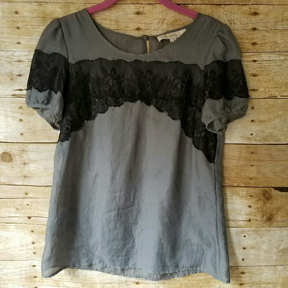 ANN TAYLOR LOFT GRAY BLACK LACE XS TOP