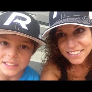 Meet your Posher, Auni