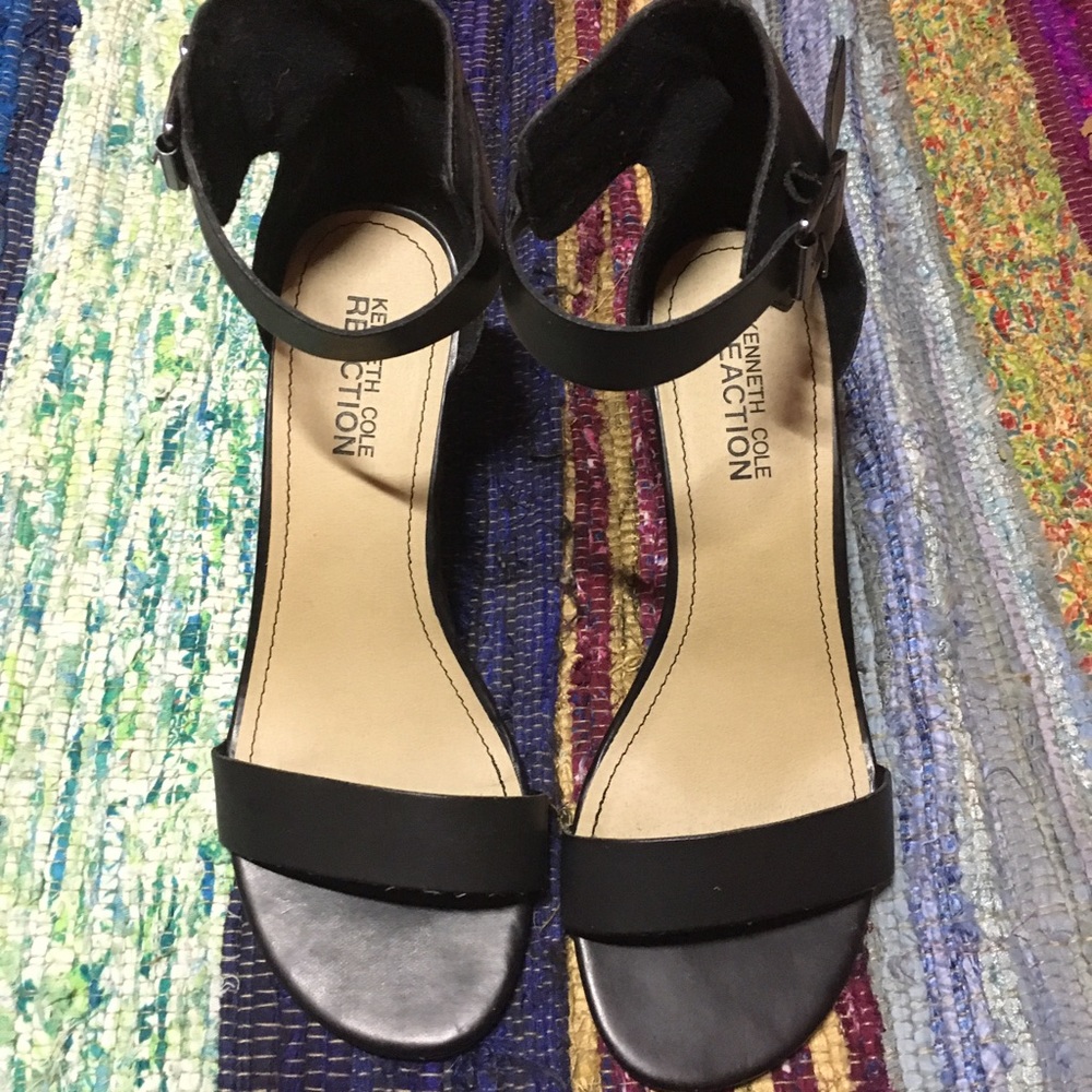 Like New! Kenneth Cole Reaction Wedge Heels