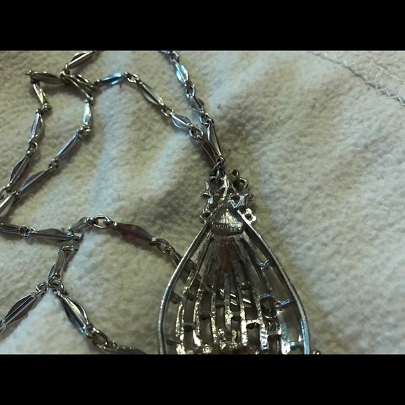 Preowned Vintage Monet Silvertone Flower Necklace - Picture 2 of 2