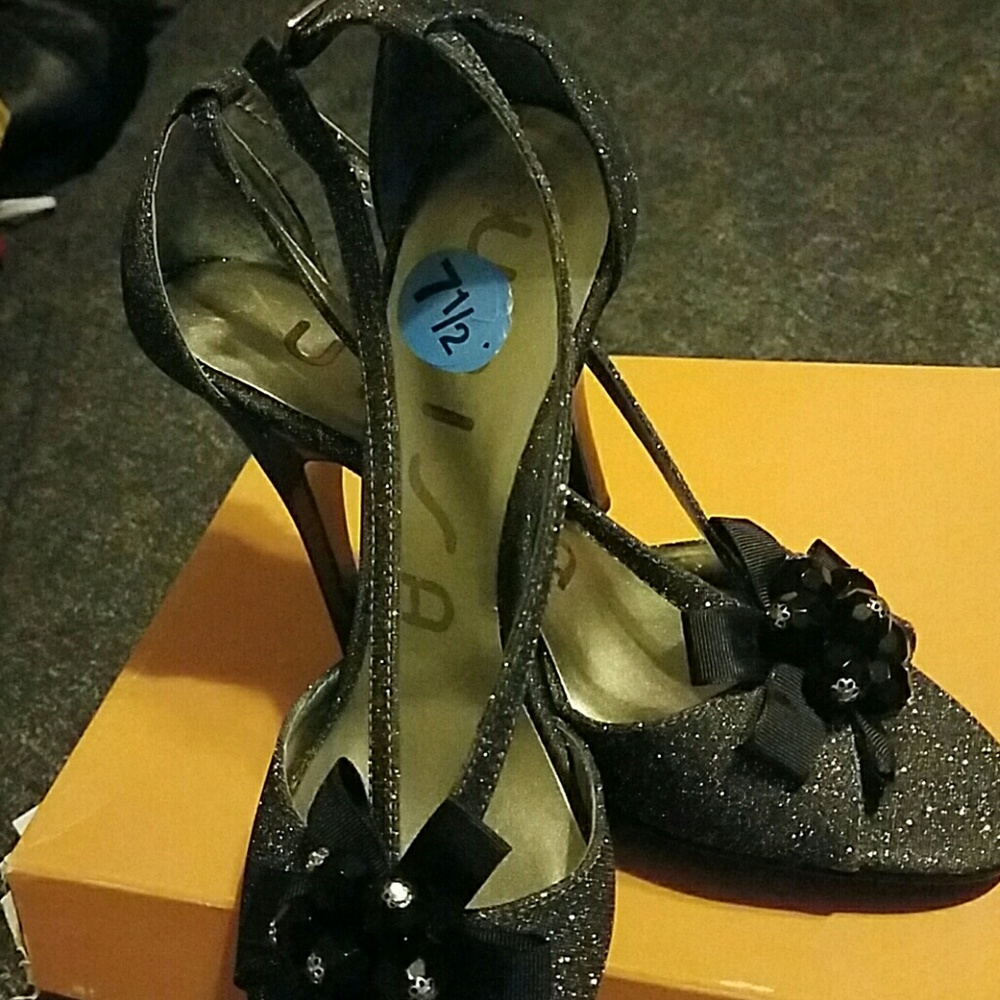 Shoes - Picture 2 of 2