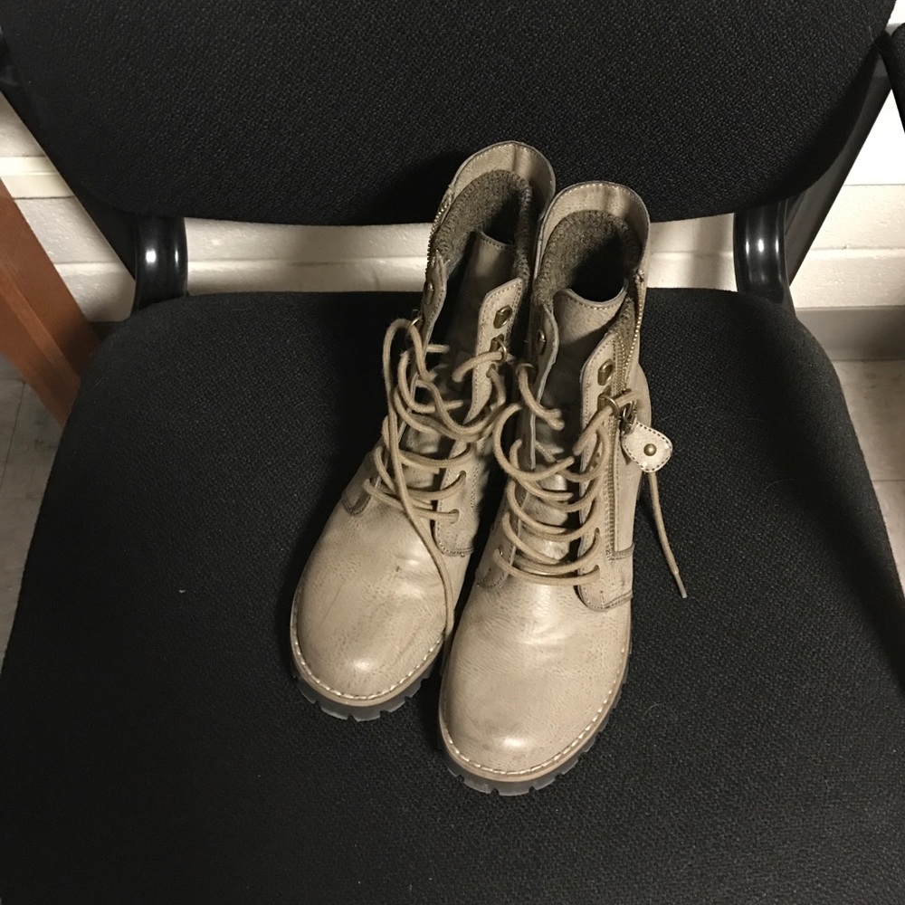 Ankle boots. Good for hiking.