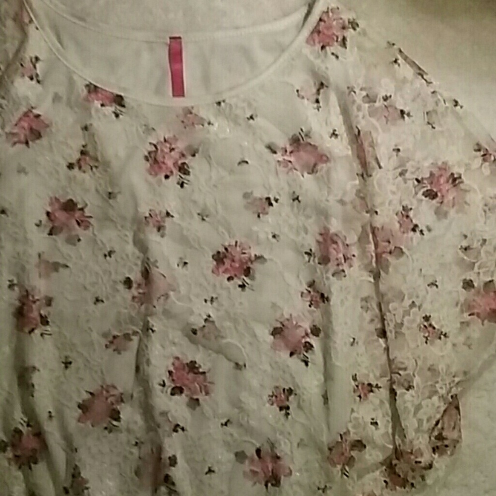 Floral lace top